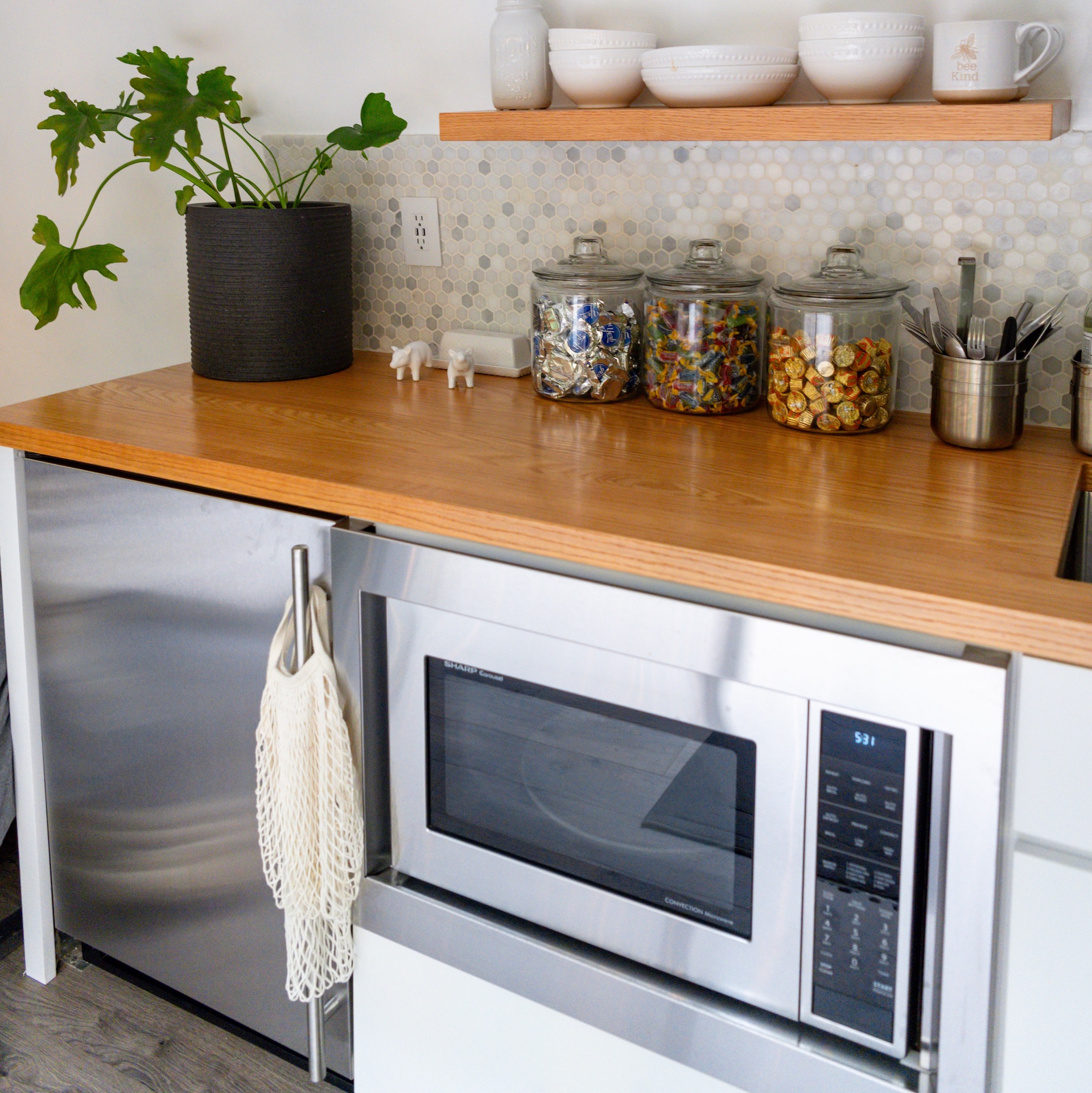 Microwave ovens